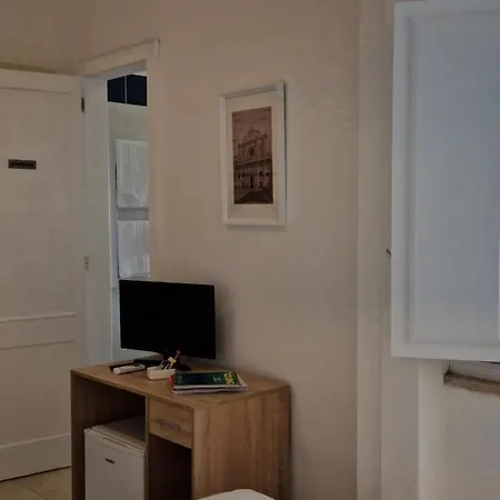 Diaz Station B&B