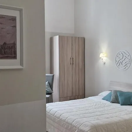 Diaz Station B&B